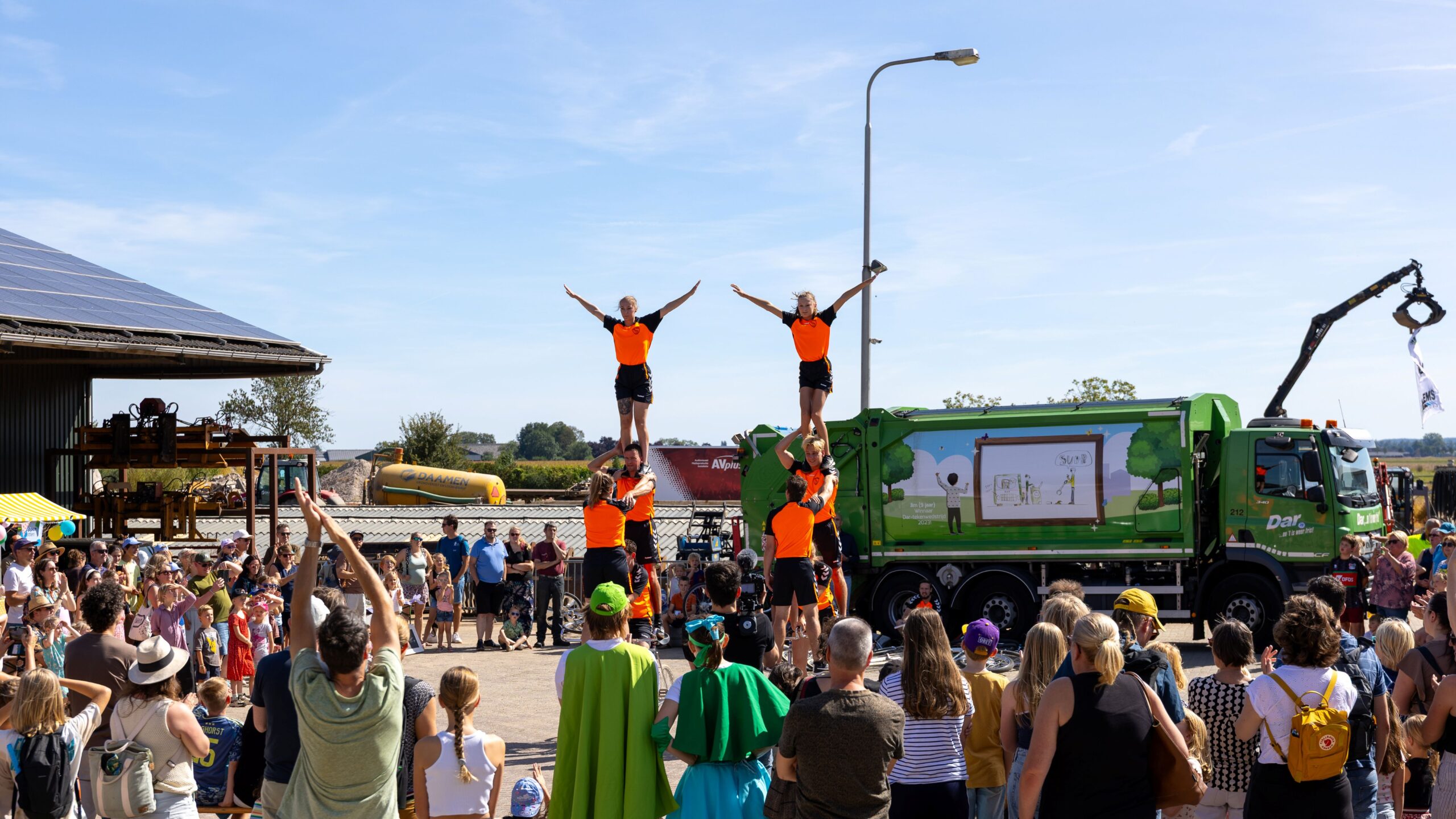opening wijkheldendag met sportshof fietsteam 